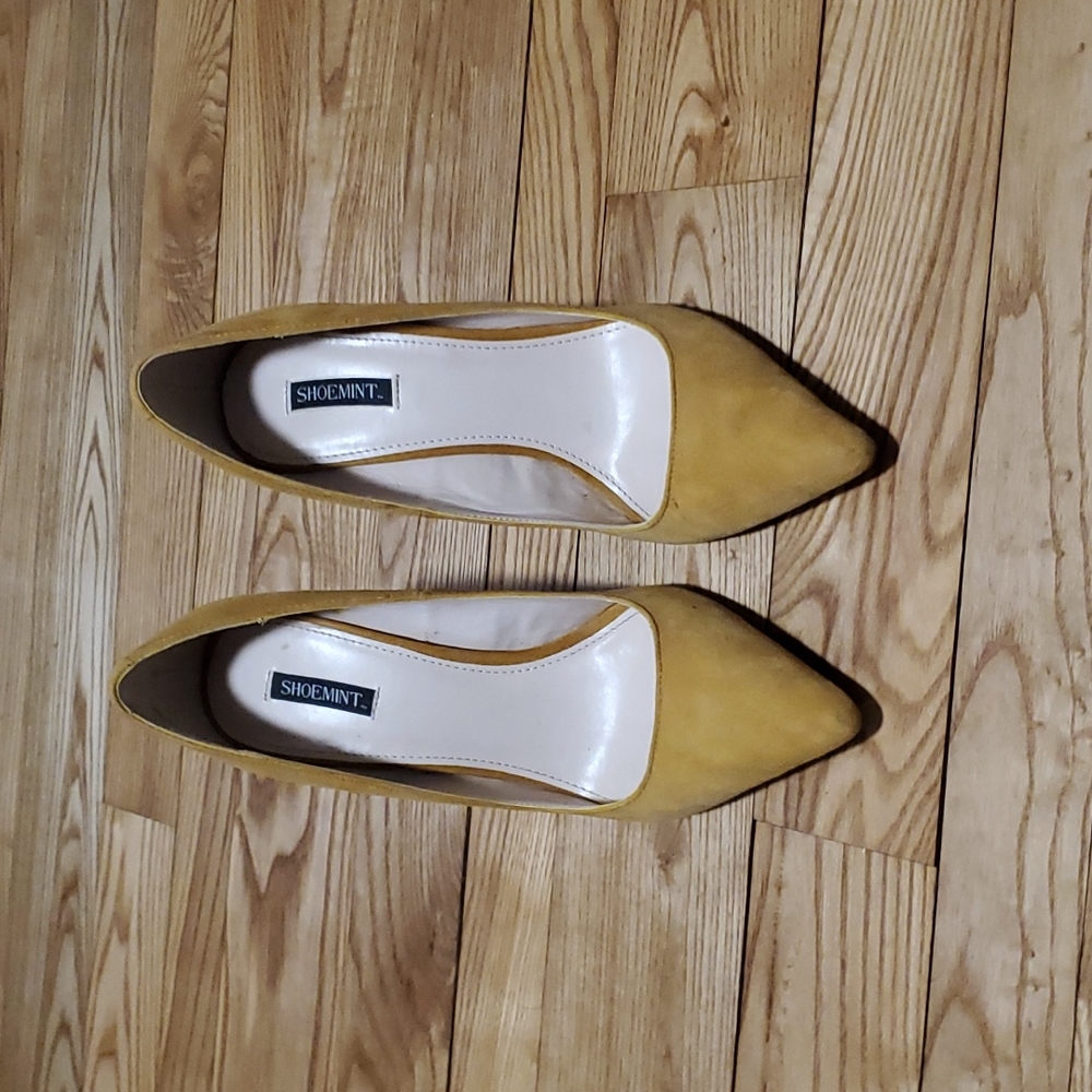 Shoemint Gelareh Suede Pumps